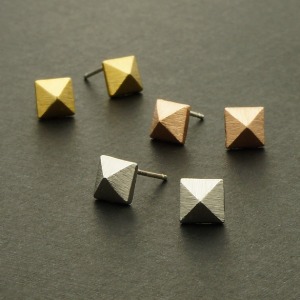 E021-피라미드 귀걸이 색상선택(1조)